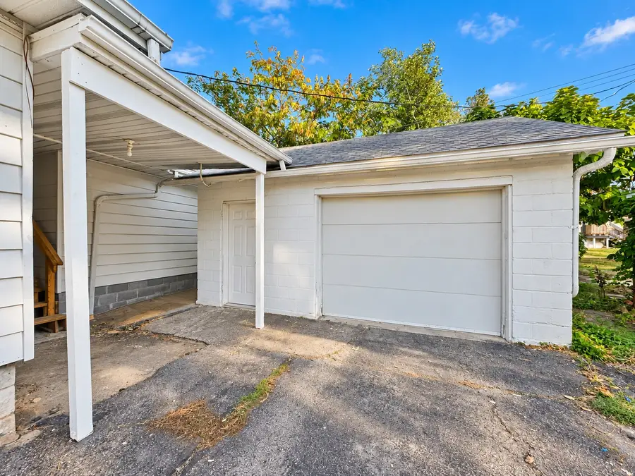 1059 10th Street, Charleston, IL 61920 - #2