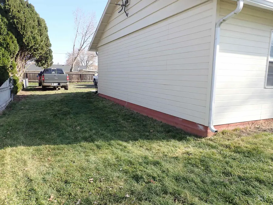 1039 15th St, Clarkston, WA 99403 - Image #2