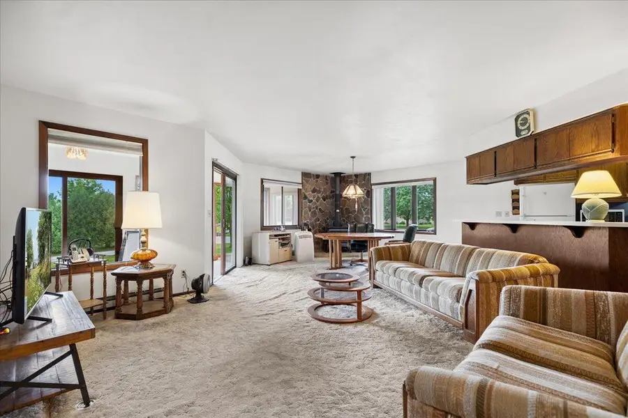 4294 Bonmaur Ter, Hartford Town, WI 53086 - Image #2