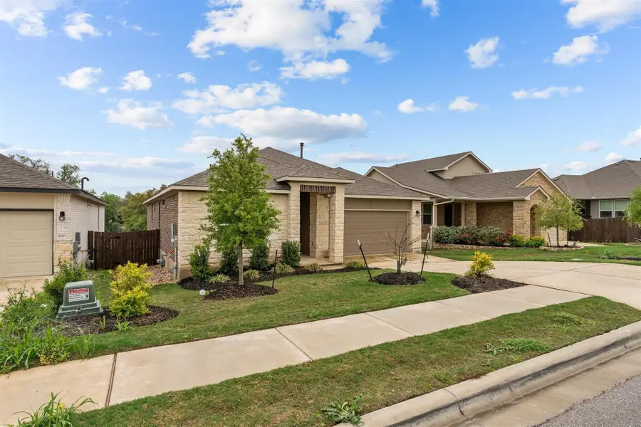 1805 Flying Horseshoe BND, Georgetown, TX 78628 - #2