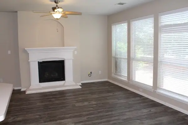 2741 Lynx Lane, Fort Worth, TX 76244