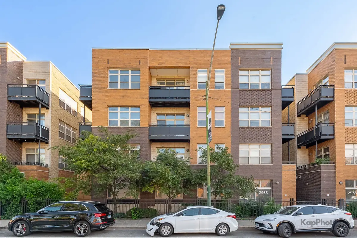 2935 N Clybourn Avenue #301, Chicago, IL 60618 - #1