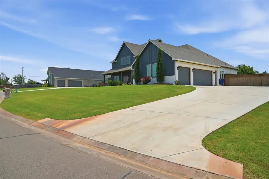 9921 Oakwood Drive, Edmond, OK 73025 - #3