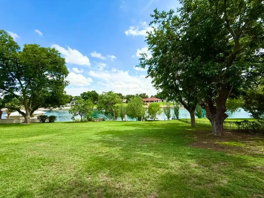 1005 North Shore Dr, Carlsbad, NM 88220 - #3