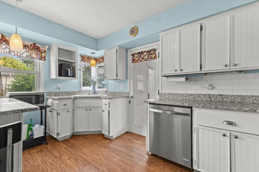 4002 S 91st Pl, Greenfield, WI 53228 - #3