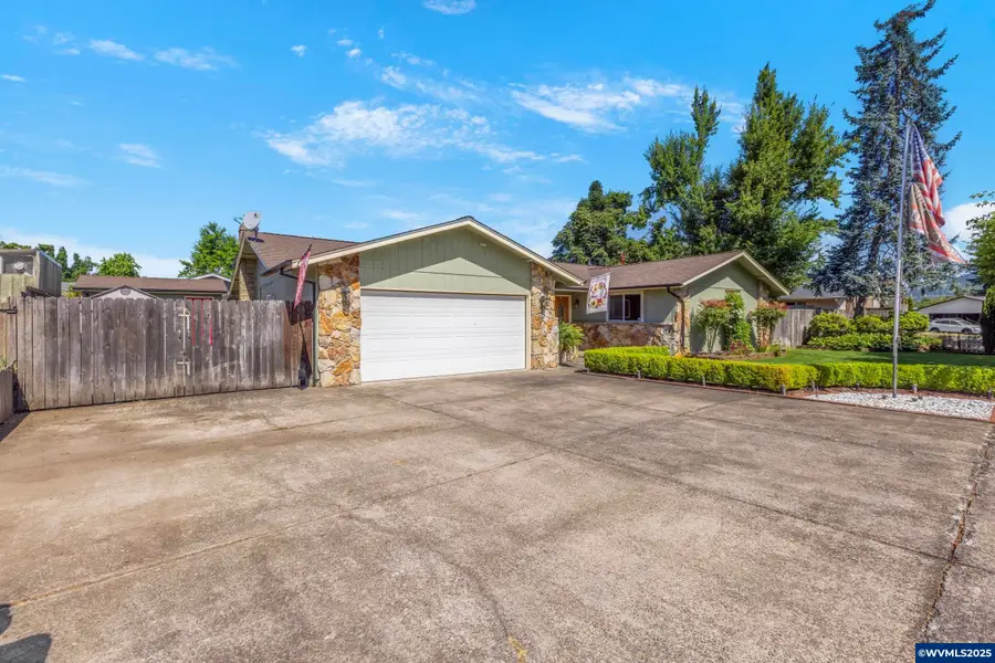 376 49th Loop, Springfield, OR 97478 - Image #2