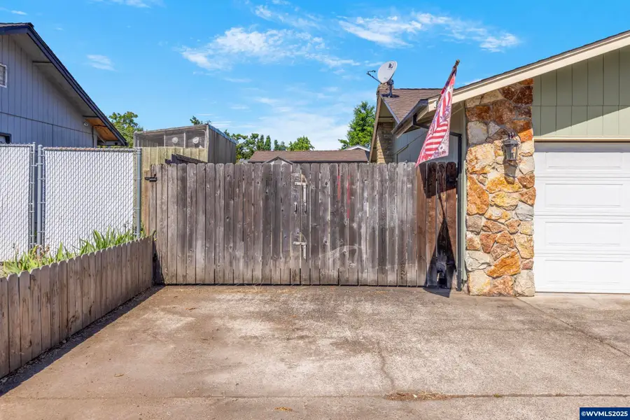 376 49th Loop, Springfield, OR 97478 - Image #3