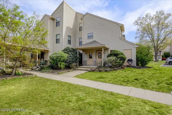 306 Larkspur Lane, Jackson, NJ 08527