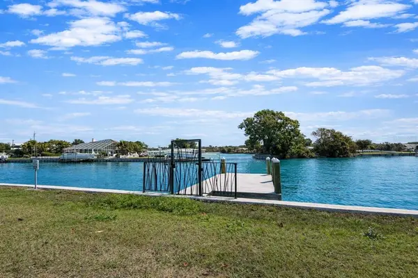 3945 Sunrise Drive S, ST PETERSBURG, FL 33705