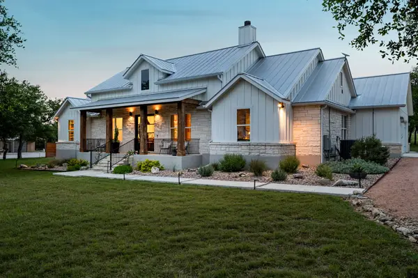 2009 Axis Cir, Fredericksburg, TX 78624