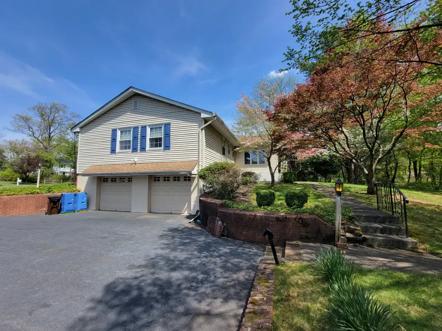 484 Stony Brook Dr, Bridgewater Center, NJ 08807 - #3
