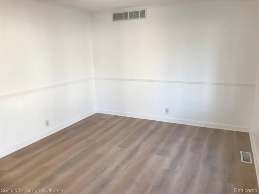 24071 Mcdonald Street, Dearborn Heights, MI 48125 - #3