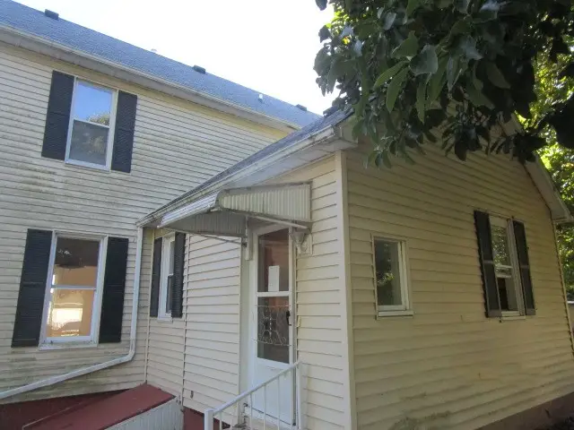 49 W Ash Street, Canton, IL 61520 - #2