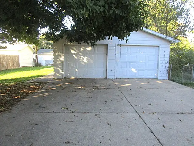 49 W Ash Street, Canton, IL 61520 - #3
