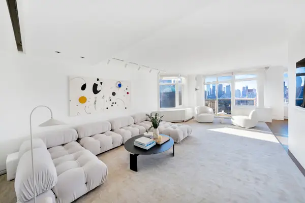 188 E 64th Street #2501, Manhattan, NY 10065