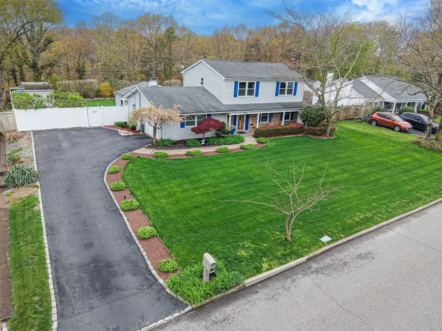 12 Wilmont Turn, Coram, NY 11727 - #2