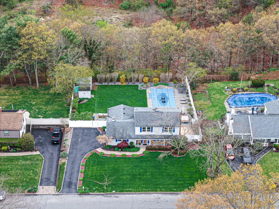12 Wilmont Turn, Coram, NY 11727 - #3