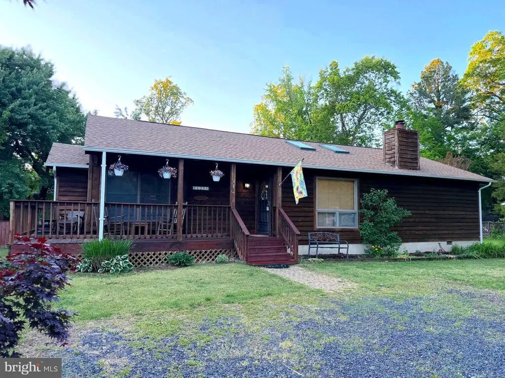 121 11th St S, Colonial Beach, VA 22443 - #1