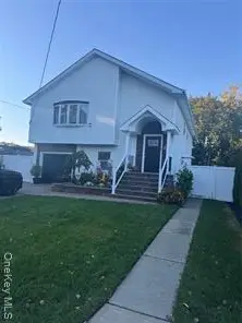 845 Prescott Place, West Babylon, NY 11704