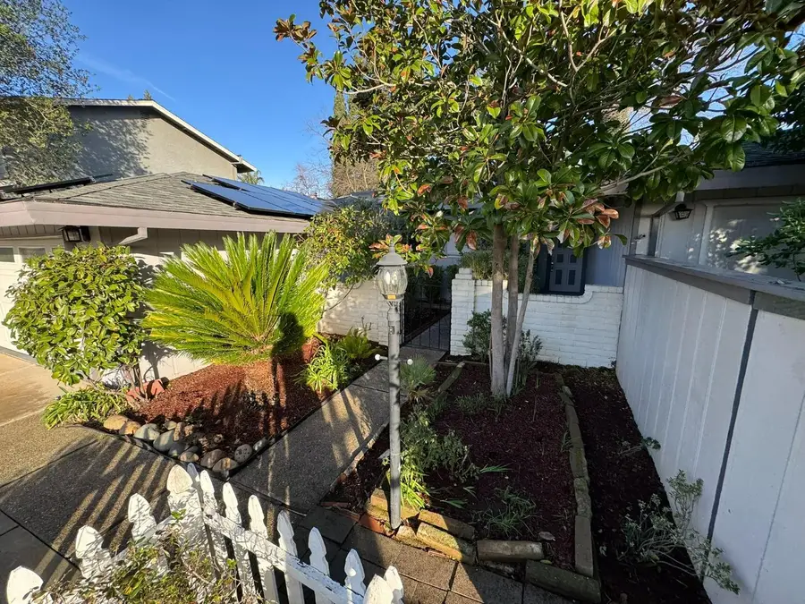 8028 Vintage Way, Fair Oaks, CA 95628 - Image #3