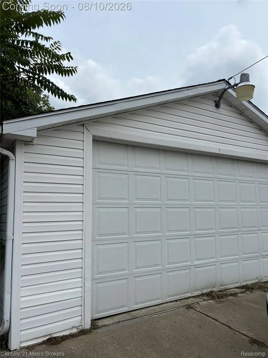 750 Ingleside Avenue, Flint, MI 48507 - #2