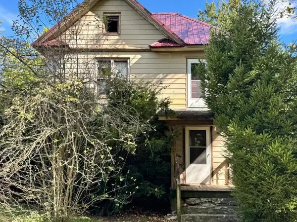 17 Pleasant Street, Sugar Grove, PA 16350