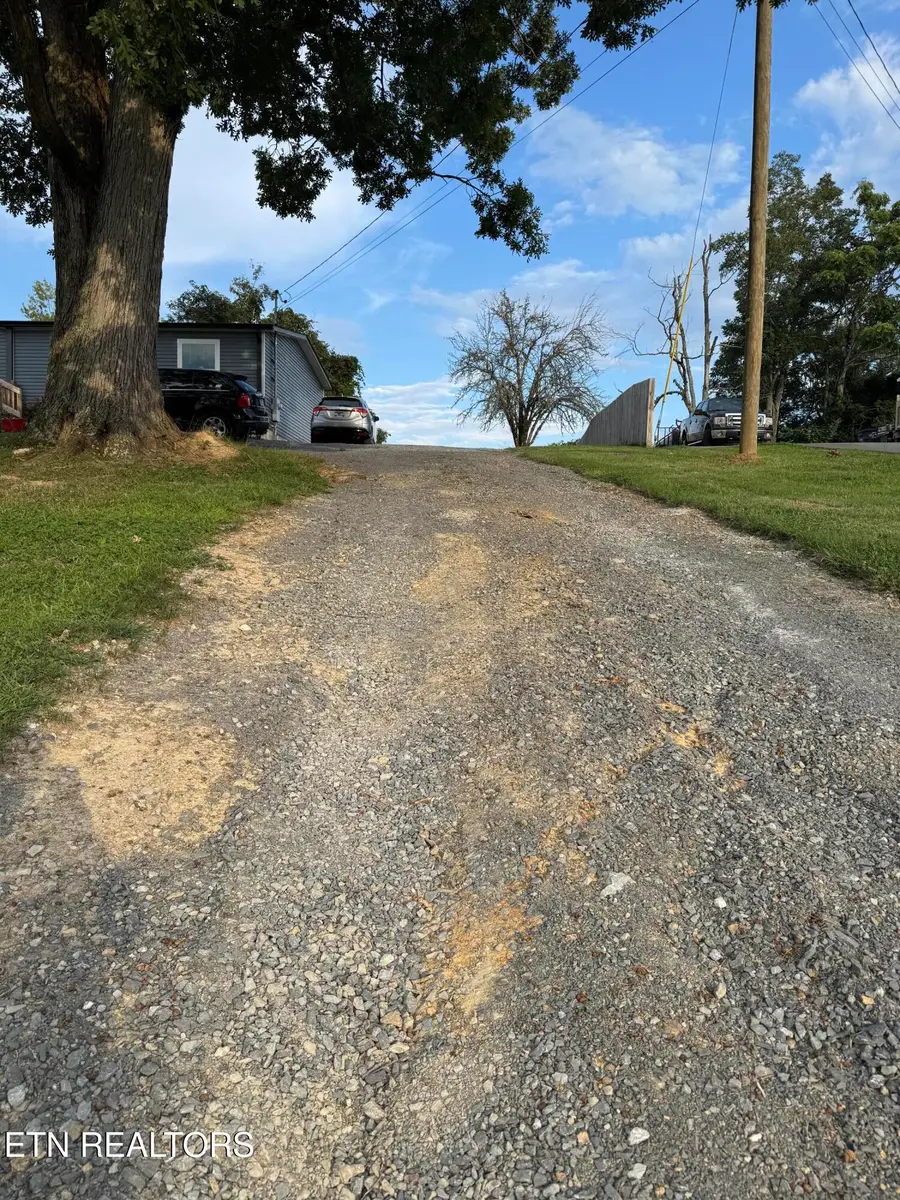 593 Summerville Road, Kingsport, TN 37663 - Image #2