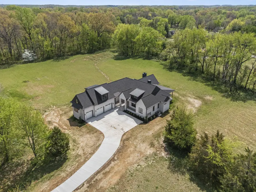 116 Bradley Ln, Cottontown, TN 37048 - #2