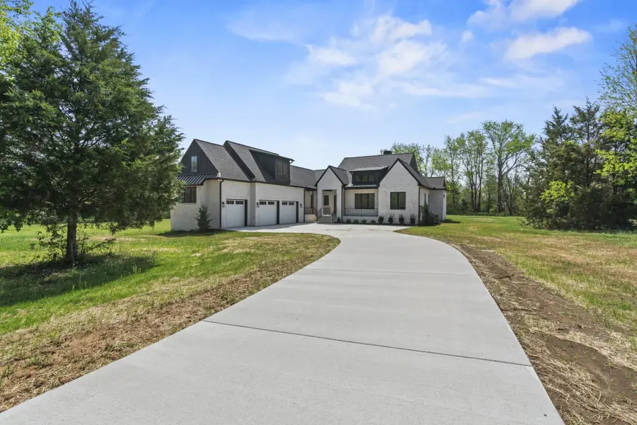 116 Bradley Ln, Cottontown, TN 37048 - #3