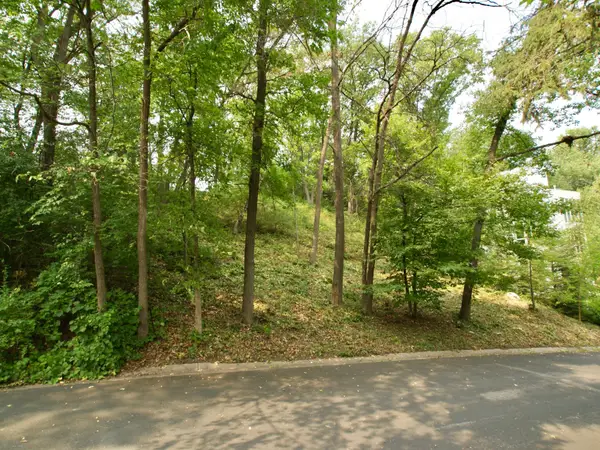 1408 Alpine Pass, Golden Valley, MN 55416