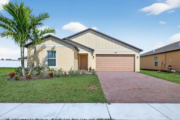 728 Carlyle Way E, Fort Pierce, FL 34947