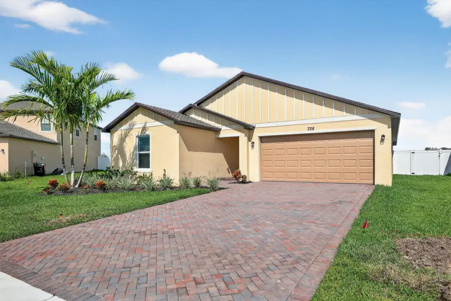 728 Carlyle Way E, Fort Pierce, FL 34947 - Image #2