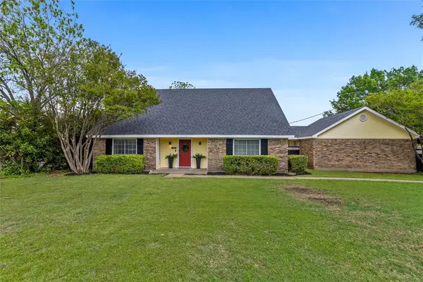 6604 Gillis Johnson, Fort Worth, TX 76179