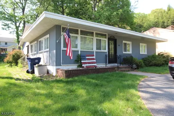 64 W Lake Shore Dr, Rockaway Twp., NJ 07866-1026