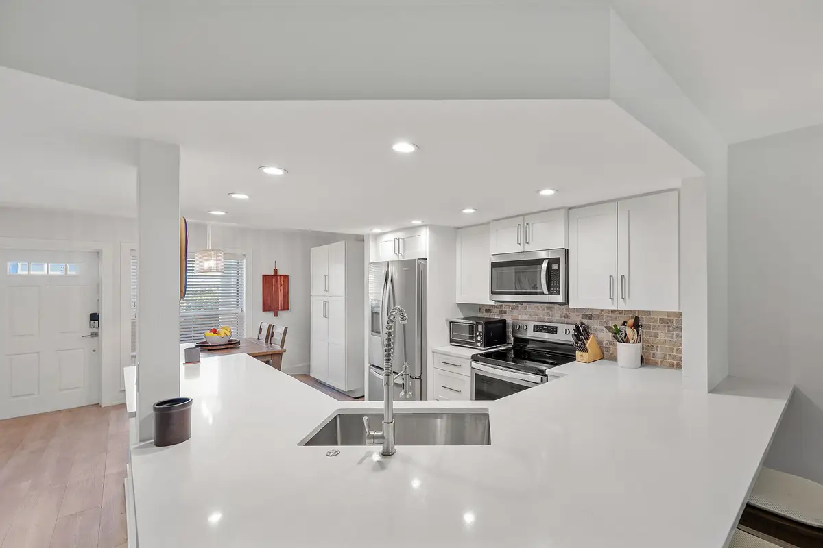 876 Gulf Pavilion Drive #105, Naples, FL 34108 - Image #1