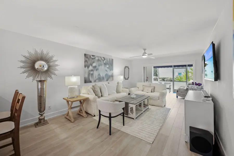 876 Gulf Pavilion Drive #105, Naples, FL 34108 - Image #3