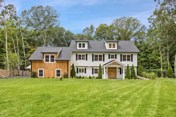 96 Studio Road, Stamford, CT 06903