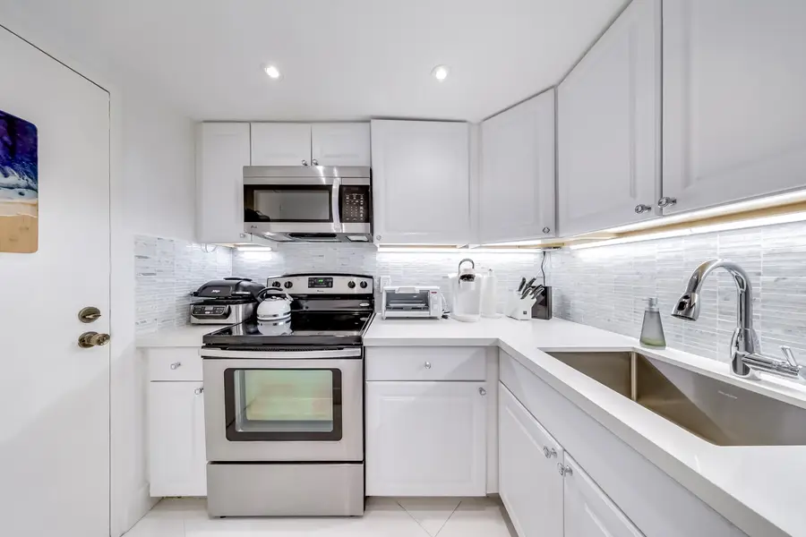 800 West Ave #605, Miami Beach, FL 33139 - #2