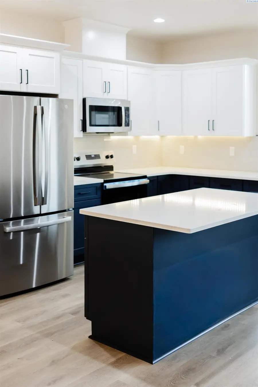 209 Victoria Street, Sunnyside, WA 98930 - Image #2