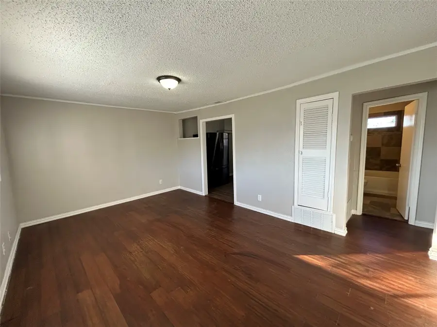 5409 Vesta Farley Road, Fort Worth, TX 76119 - #3