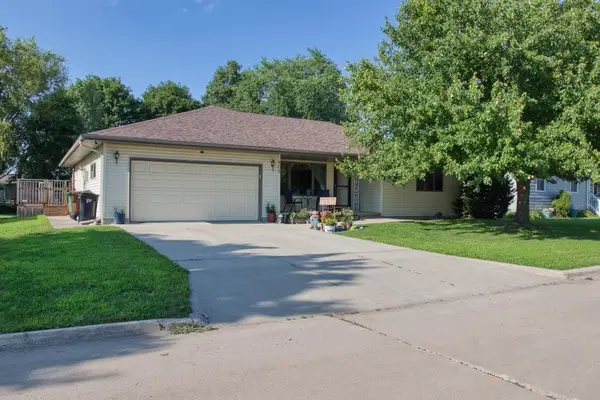 505 W Meadow Drive, Prairie City, IA 50228