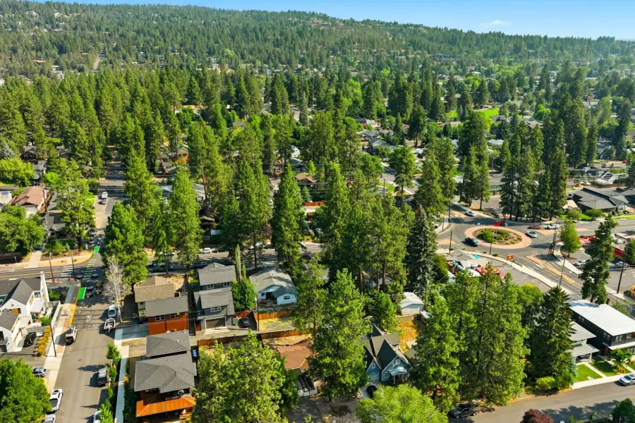 1454 NW Fresno Avenue, Bend, OR 97703 - #3