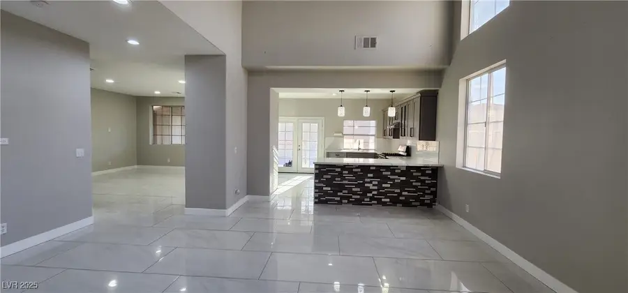 3335 Commendation Drive, Las Vegas, NV 89117 - #3