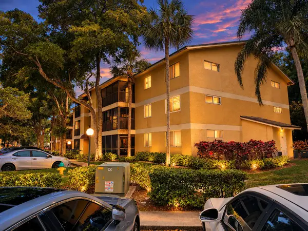 3083 N Oakland Forest Drive #308, Oakland Park, FL 33309