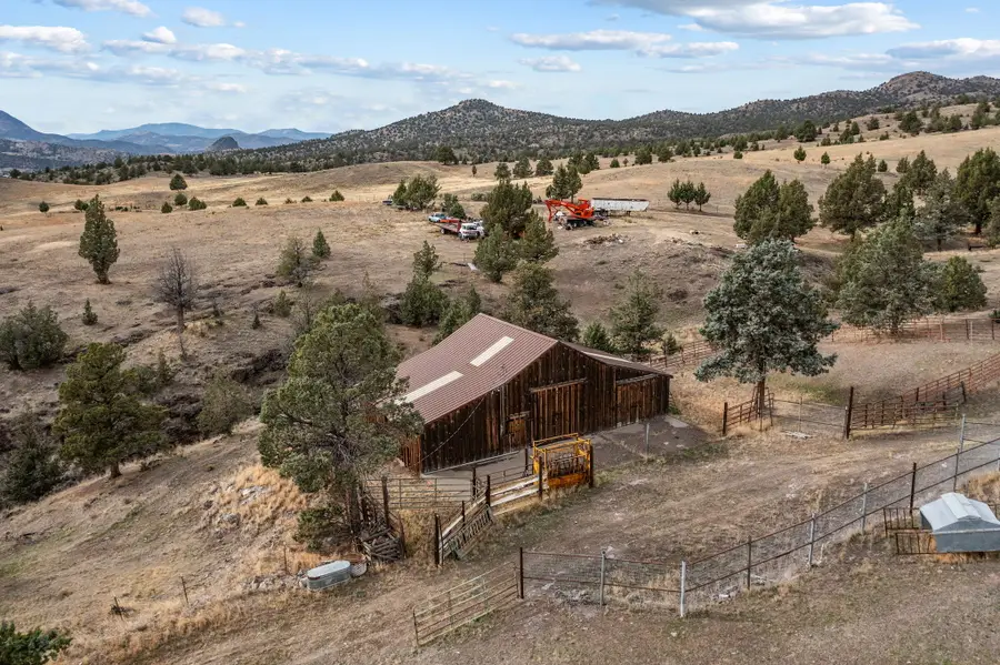 19369 Us 26, Mitchell, OR 97750 - Image #2