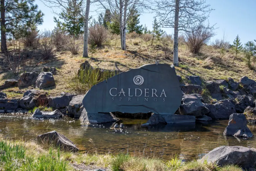 56210 Mirror Rock Loop, Bend, OR 97707 - #2