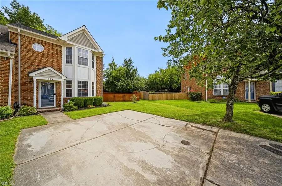 703 Hunters Quay, Chesapeake, VA 23320 - #3