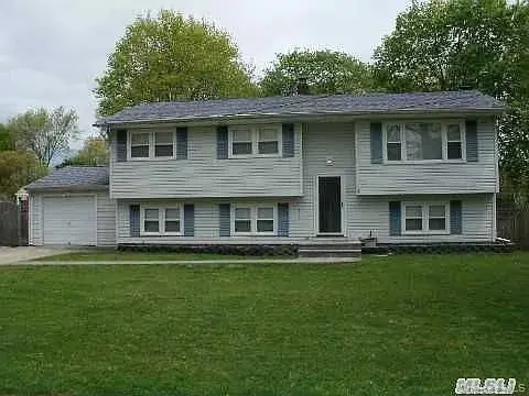 147 Coates Avenue N, Holbrook, NY 11741 - #1