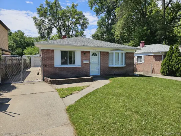 25643 Carlysle Street, Dearborn Heights, MI 48125