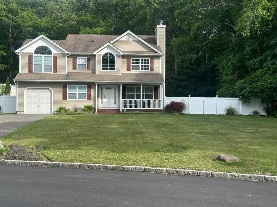 18 Mill Lane, Medford, NY 11763 - #3